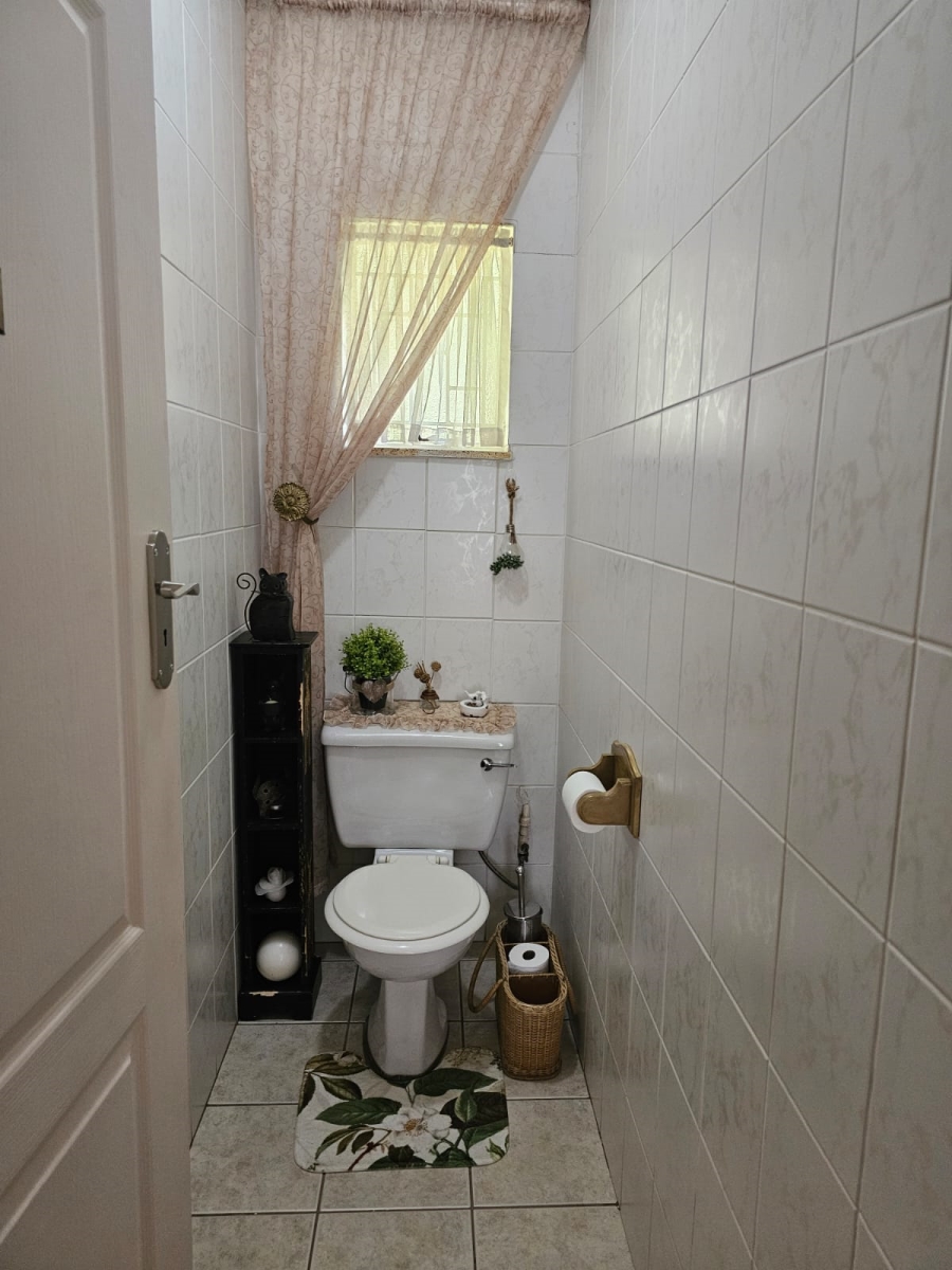 4 Bedroom Property for Sale in Jan Cillierspark Free State